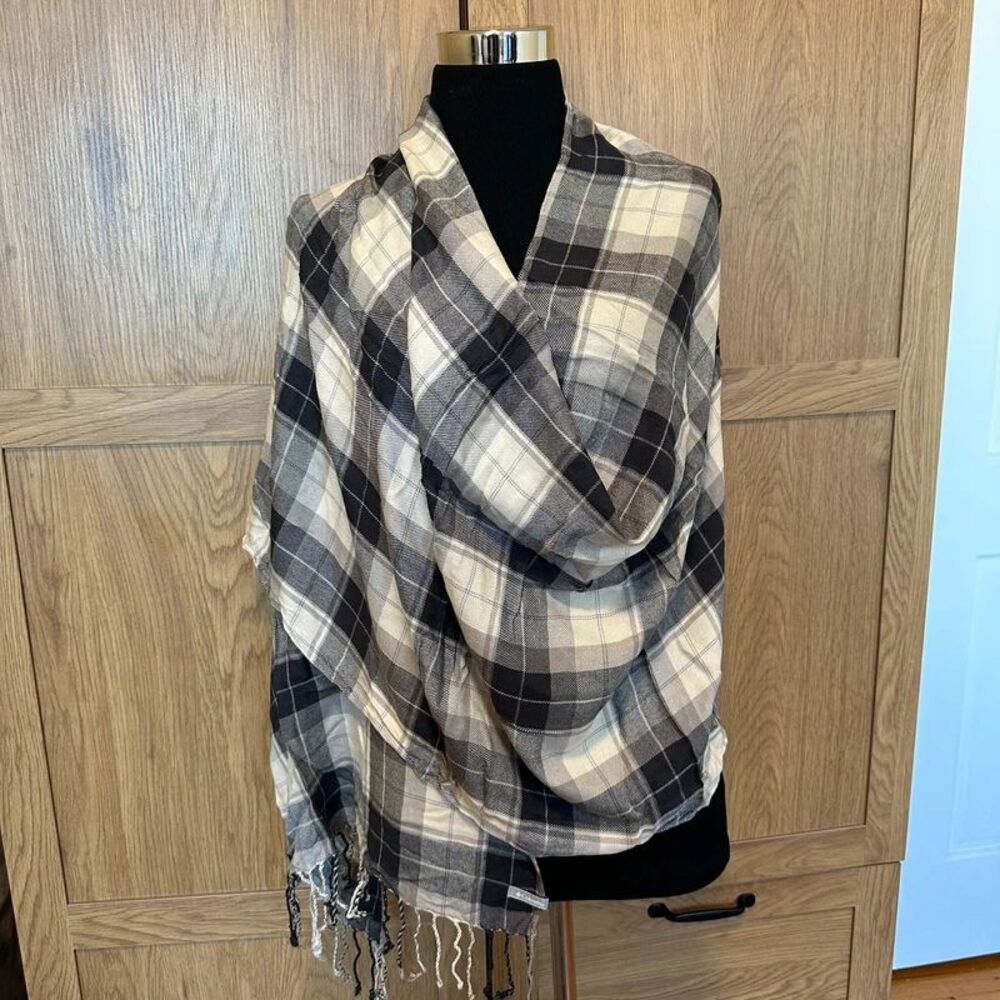 Columbia Plaid Scarf Gray Black Cream Fringe Tassel Wrap Shawl